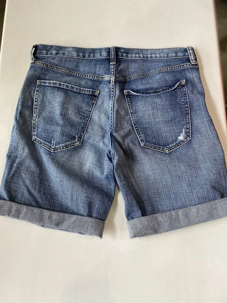 Banana Republic Boyfriend shorts 29